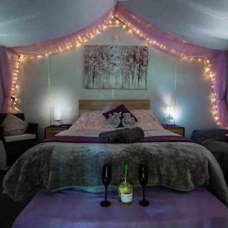 Cosy Woodland Romantic Retreat With Log Fires And Nature Sturry Ngoại thất bức ảnh