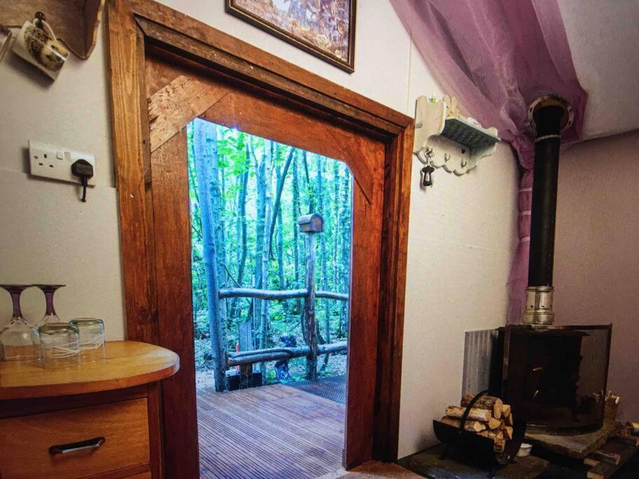 Cosy Woodland Romantic Retreat With Log Fires And Nature Sturry Ngoại thất bức ảnh